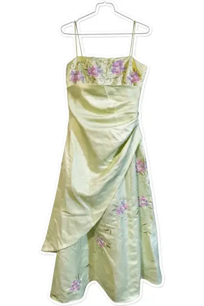 Vestido de fiesta verde claro con bordado floral - miniatura 1