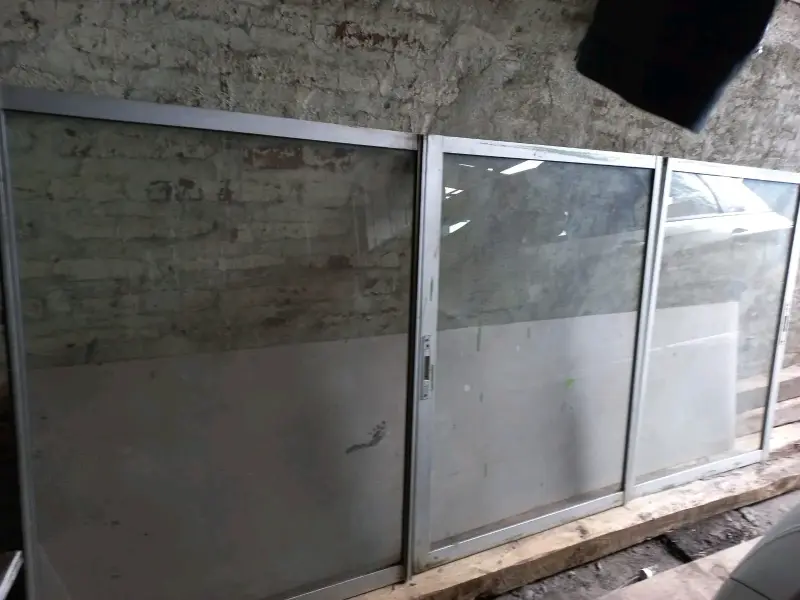 Ventana corredera de aluminio y vidrio - 2