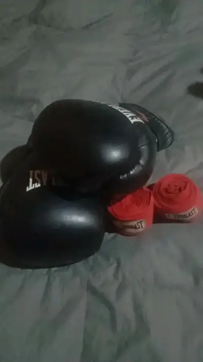 Guantes de Boxeo Everlast Spark con Vendas - miniatura 1