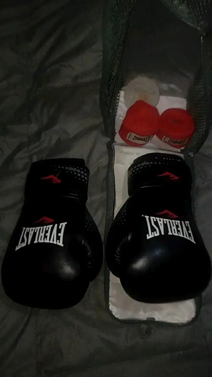 Guantes de Boxeo Everlast Spark con Vendas - 2
