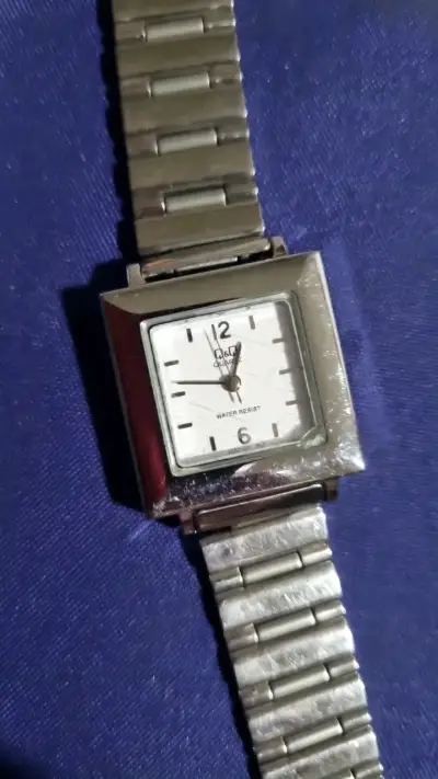 Reloj de pulsera Q&Q acero inoxidable - miniatura 1