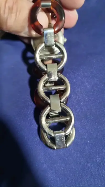 Reloj de pulsera con correa de eslabones marrones - miniatura 5