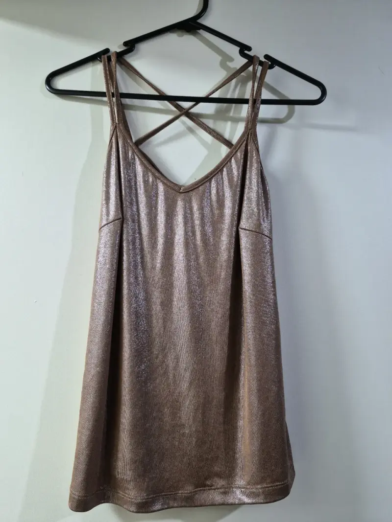 Top de tirantes cruzados color bronce