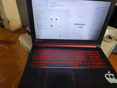 Laptop Acer Nitro 5 AN515-42 para juegos - miniatura 2
