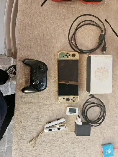 Nintendo Switch OLED Edición Zelda con accesorios - miniatura 2