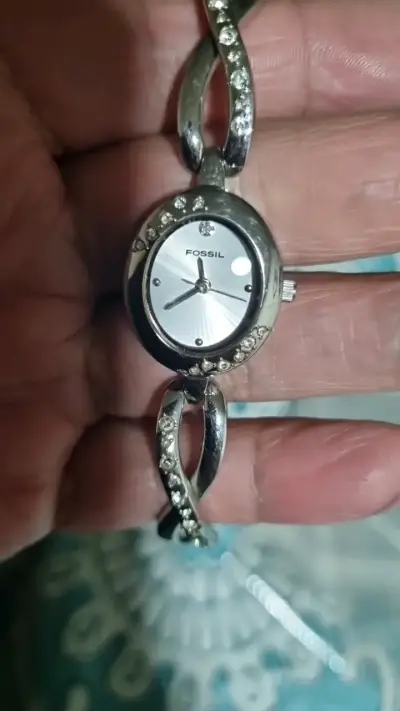 Reloj de Pulsera Fossil Plateado con Cristales - miniatura 1