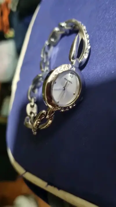 Reloj de Pulsera Fossil Plateado con Cristales - miniatura 2