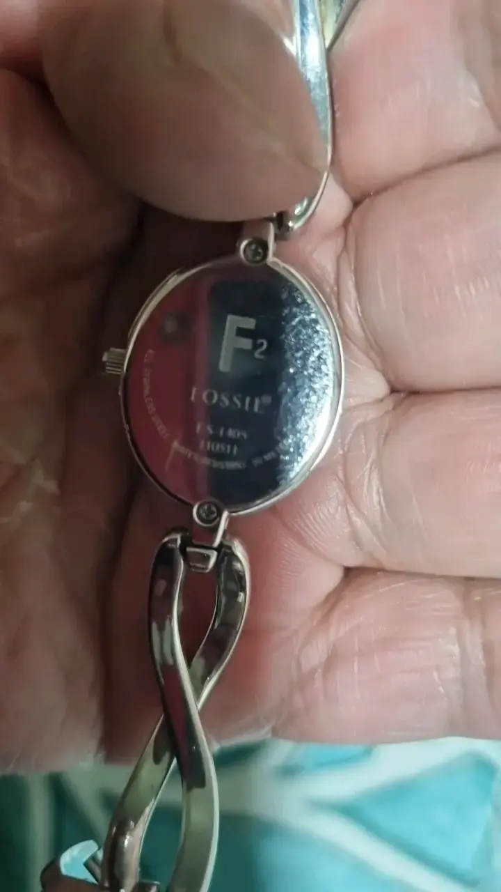 Reloj de Pulsera Fossil Plateado con Cristales - 4
