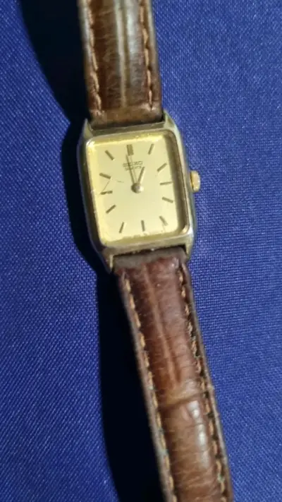 Reloj Seiko Vintage con Correa de Cuero - miniatura 1