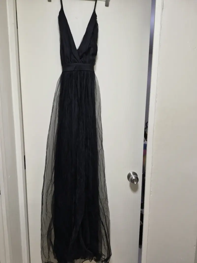 Vestido largo negro elegante para mujer