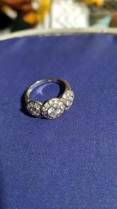 Anillo y aros de plata con circonitas - miniatura 1