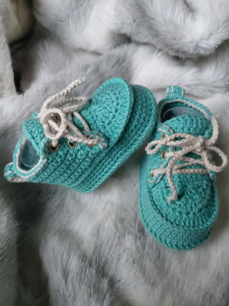 Zapatitos tejidos para bebé en colores variados - 2