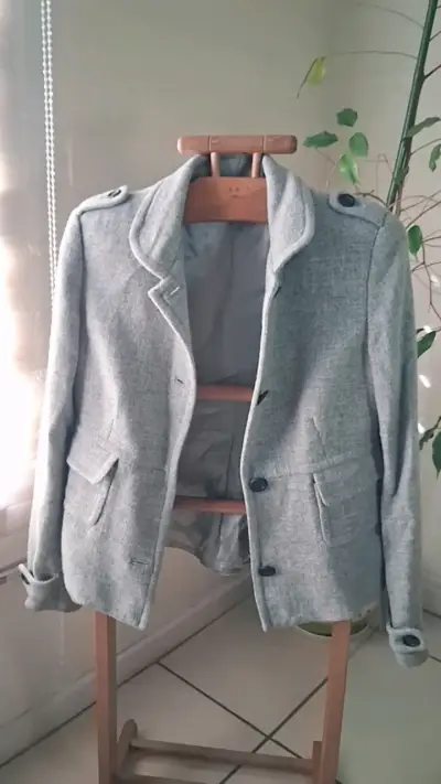 Chaqueta gris de lana para mujer - miniatura 1