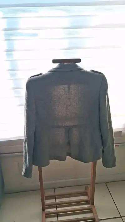 Chaqueta gris de lana para mujer - miniatura 2