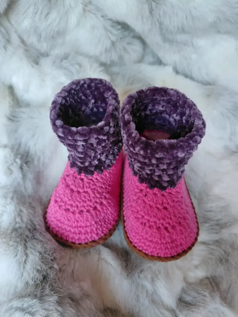 Zapatitos tejidos para bebé en rosa y lila - 5