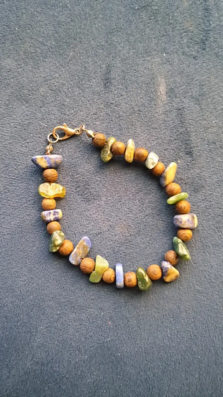 Pulseras de piedras naturales con diseño único - 3