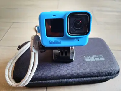 Cámara de acción GoPro Hero 10 Black con funda - miniatura 1