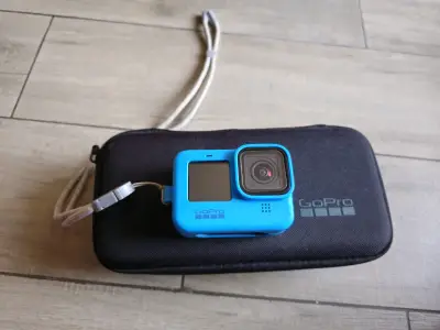 Cámara de acción GoPro Hero 10 Black con funda - miniatura 2