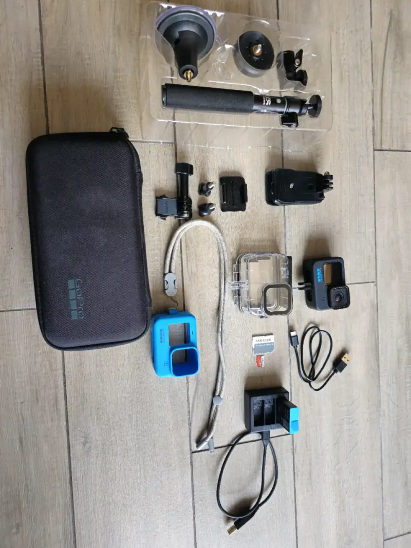 Cámara de acción GoPro Hero 10 Black con funda - 6
