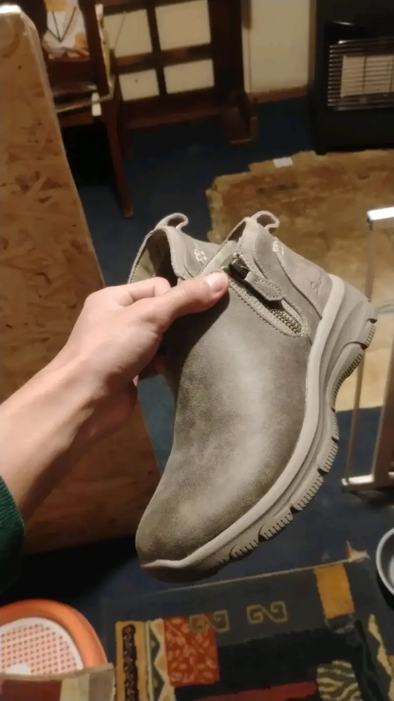 Botines de cuero gris con cierre lateral