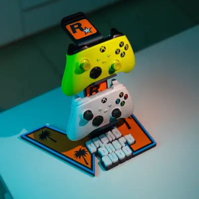 Soporte para controles con diseño GTA - miniatura 1