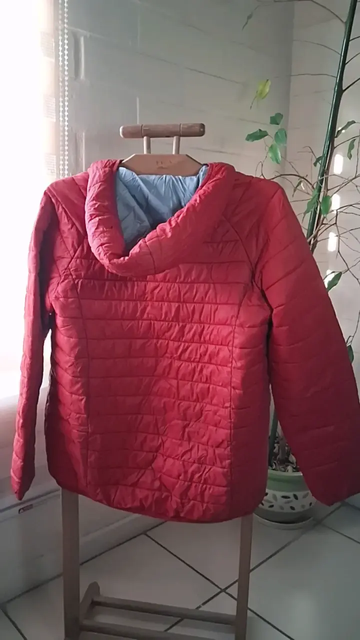 Chaqueta para niño acolchada roja con capucha - 2