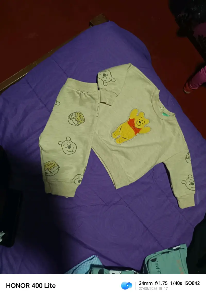 Conjunto de pijamas infantiles con personajes animados - 4