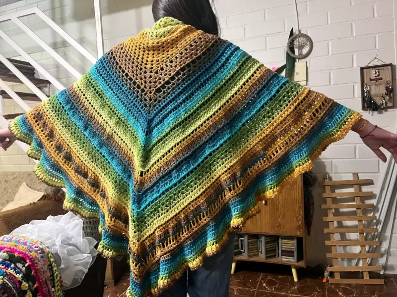 Poncho tejido a crochet multicolor para mujer - 2
