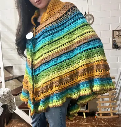 Poncho tejido a crochet multicolor para mujer - miniatura 3