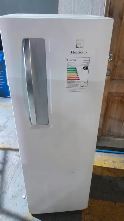 Refrigerador Electrolux de una puerta buen estado - miniatura 1