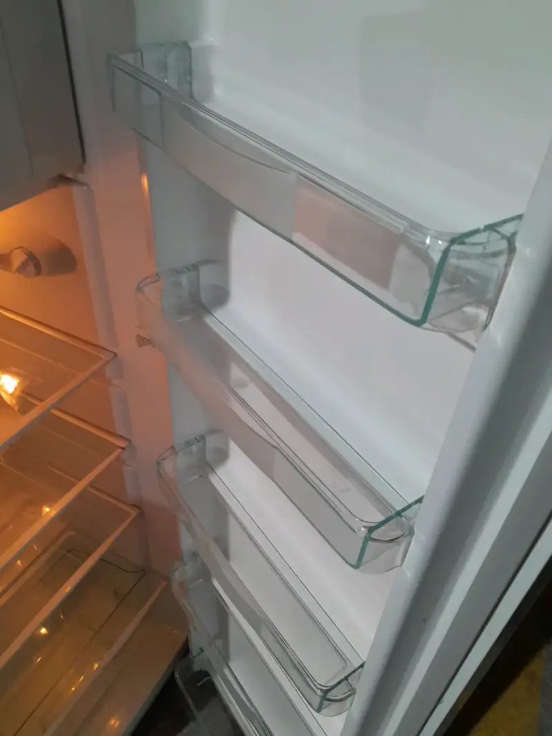 Refrigerador Electrolux de una puerta buen estado - 5