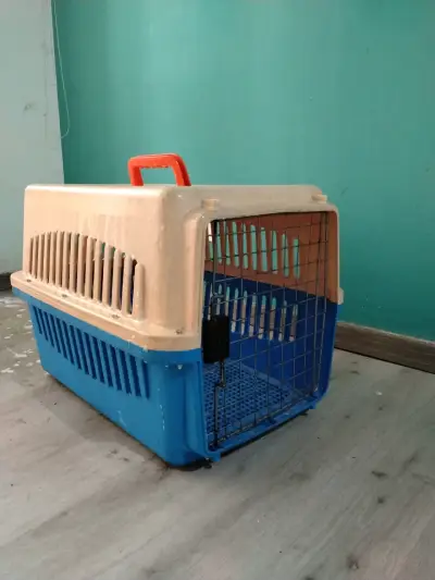 CANIL GRANDE /Transportadora de mascotas plástica - miniatura 5
