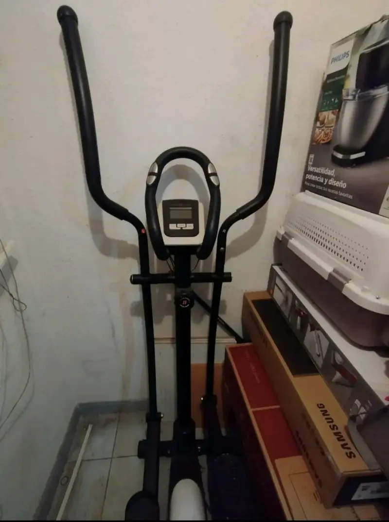 Elíptica Bodytone con monitor digital - 3