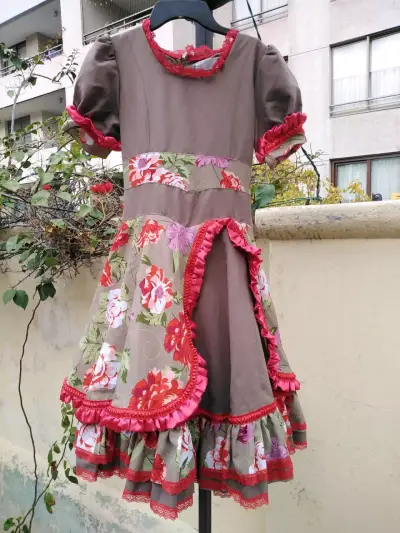 Vestido de huasa para niña - miniatura 2