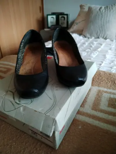 Botines de gamuza marrón Via Uno con detalles bordados - miniatura 4