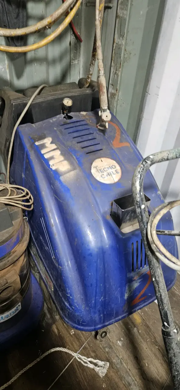 Hidrolavadora industrial azul usada - 2