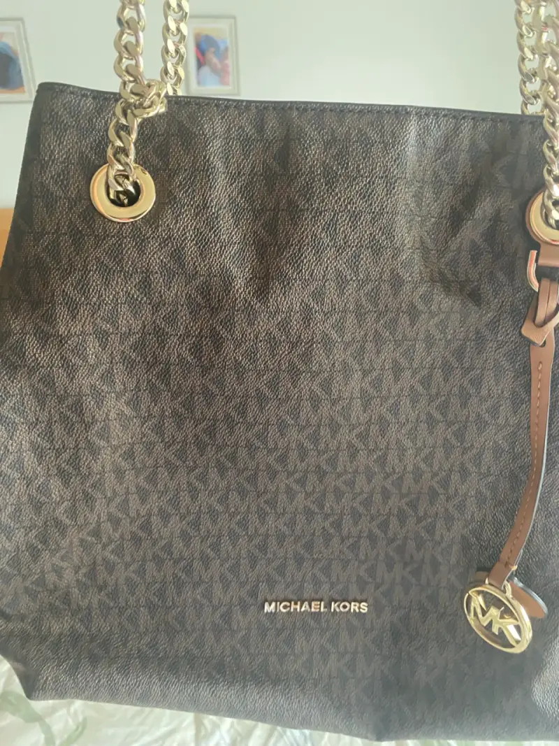 Bolso de hombro Michael Kors marrón con cadena - 3