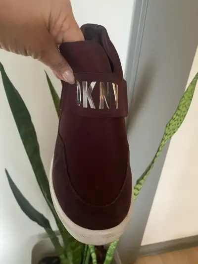 Zapatillas deportivas burdeos DKNY para mujer - miniatura 3
