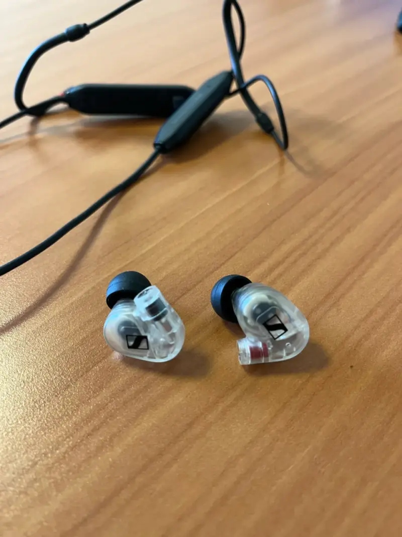 Audífonos In-ear Sennheiser IE 100 Pro Wireless - 3