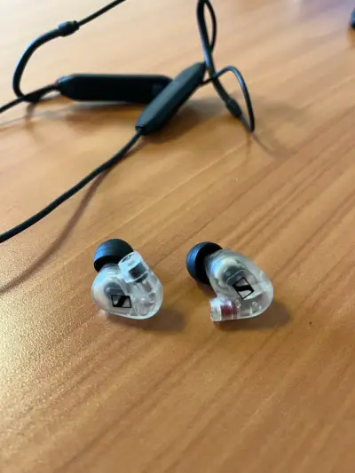 Audífonos In-ear Sennheiser IE 100 Pro Wireless - miniatura 3