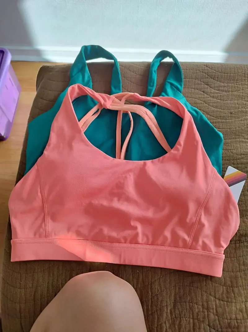 Conjunto de tops deportivos Ellesse en coral y turquesa - 1