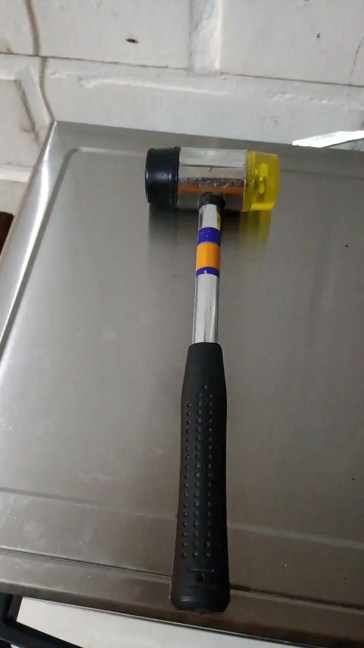 Martillo de goma con mango ergonómico - 2