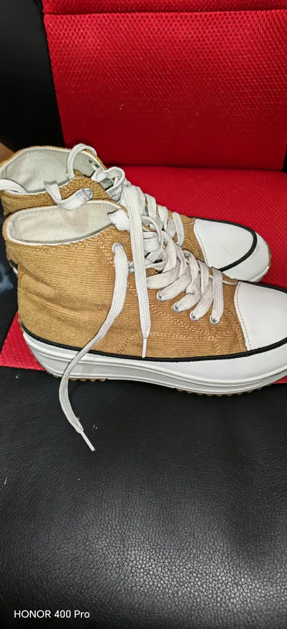 Zapatillas altas de lona cafe y blanco - 1