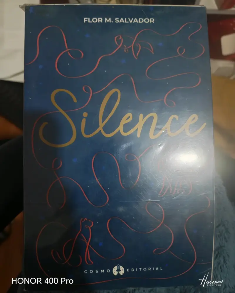 Libro 'Silence' de Flor M. Salvador