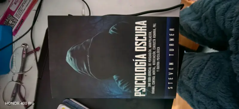 Libro Psicología Oscura de Steven Turner