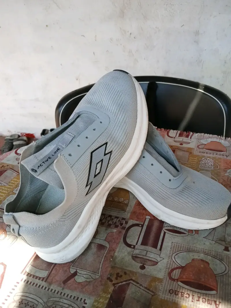 Zapatillas deportivas grises Lotto Active - 1