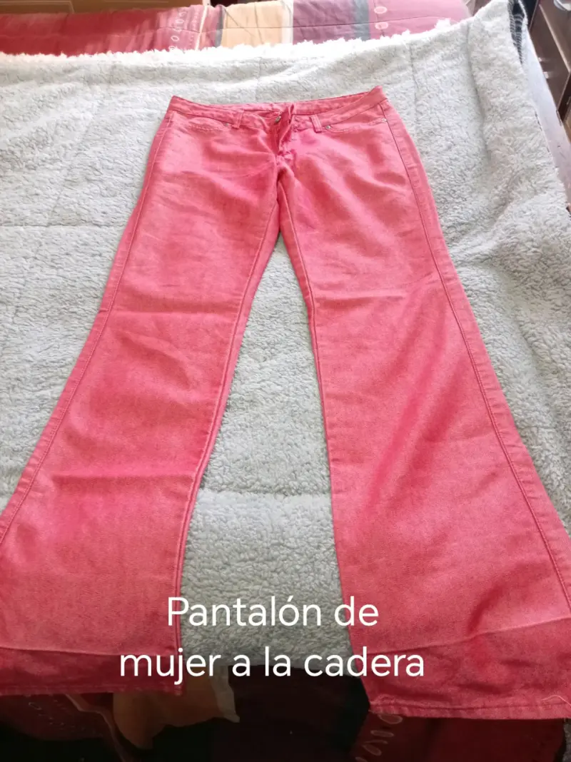 Pantalón de mujer a la cadera color rojo