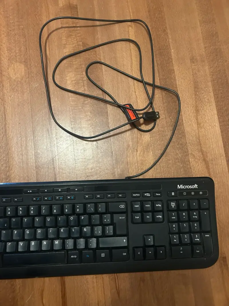 Teclado alámbrico Microsoft 600 - 1