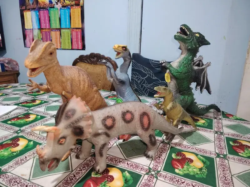 Set de Dinosaurios de Juguete Variados - 3