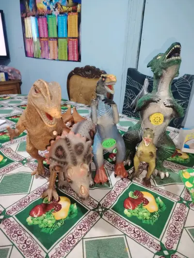 Set de Dinosaurios de Juguete Variados - miniatura 4